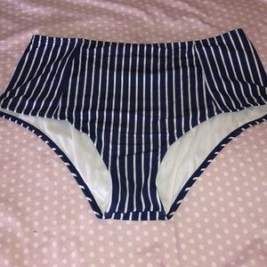 LA Hearts high waisted baithing suit bottom